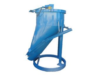 Lateral discharge concrete buckets in the workshop