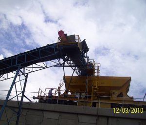 Builder's conveyor unit in the workshop